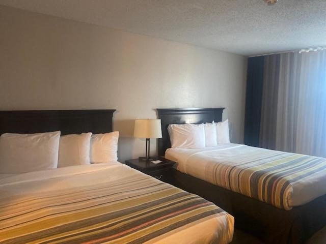 Country Inn & Suites By Radisson, Kansas City At Village West, Ks Bonner Springs Exterior foto
